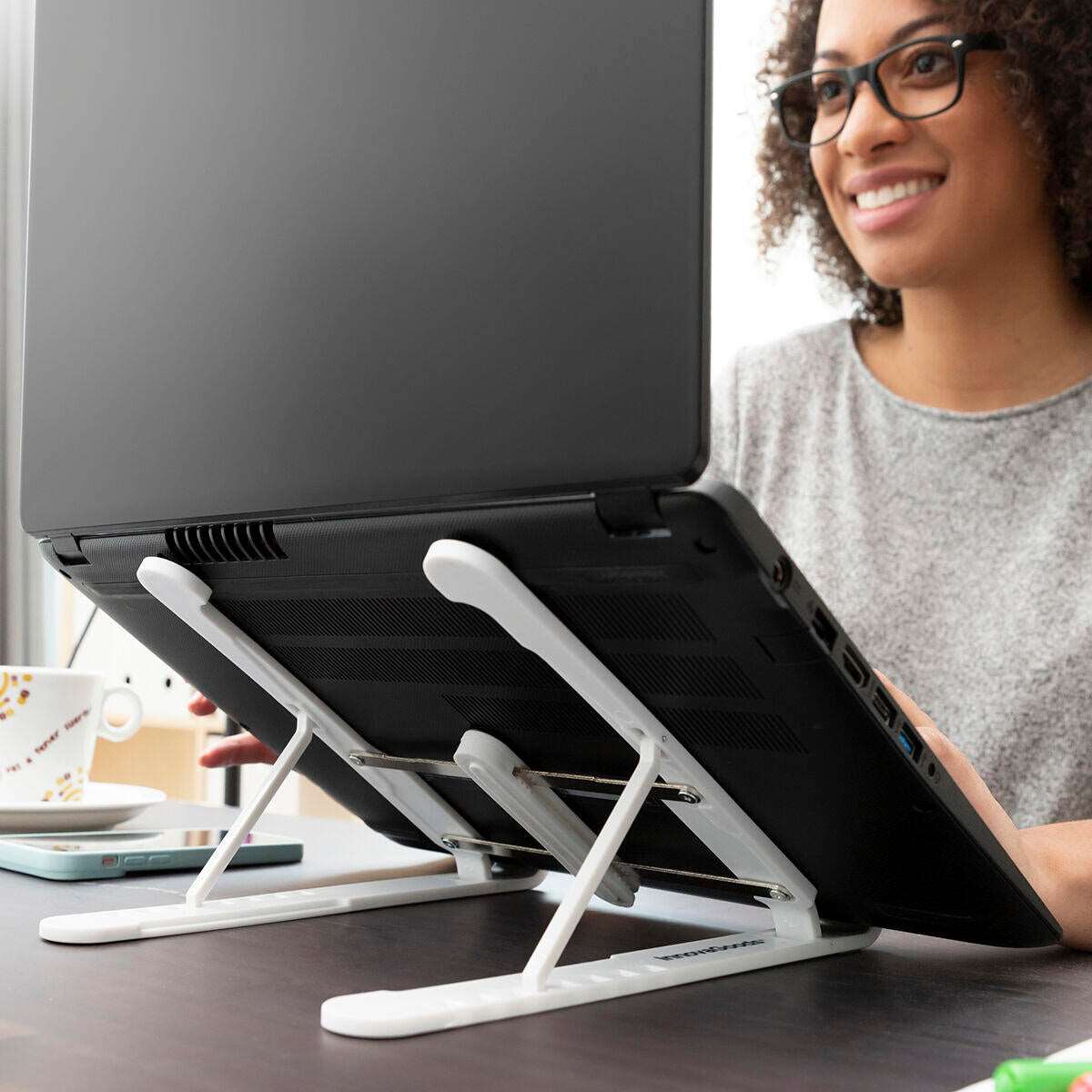 Soporte Plegable y Regulable para Portátil Flappot InnovaGoods – Ergonomía y Versatilidad